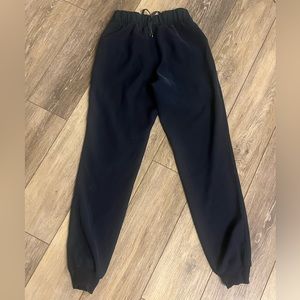 Lululemon joggers size 2